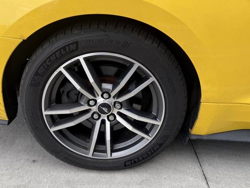 Used 2017 Ford Mustang GT Premium image 8