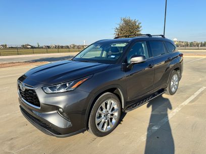 Used 2023 Toyota Highlander Limited