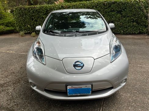 Used 2013 Nissan Leaf S w/ Charger Pkg FWD image 6