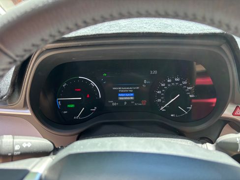 Used 2026 Toyota Sienna XLE AWD/4WD image 23