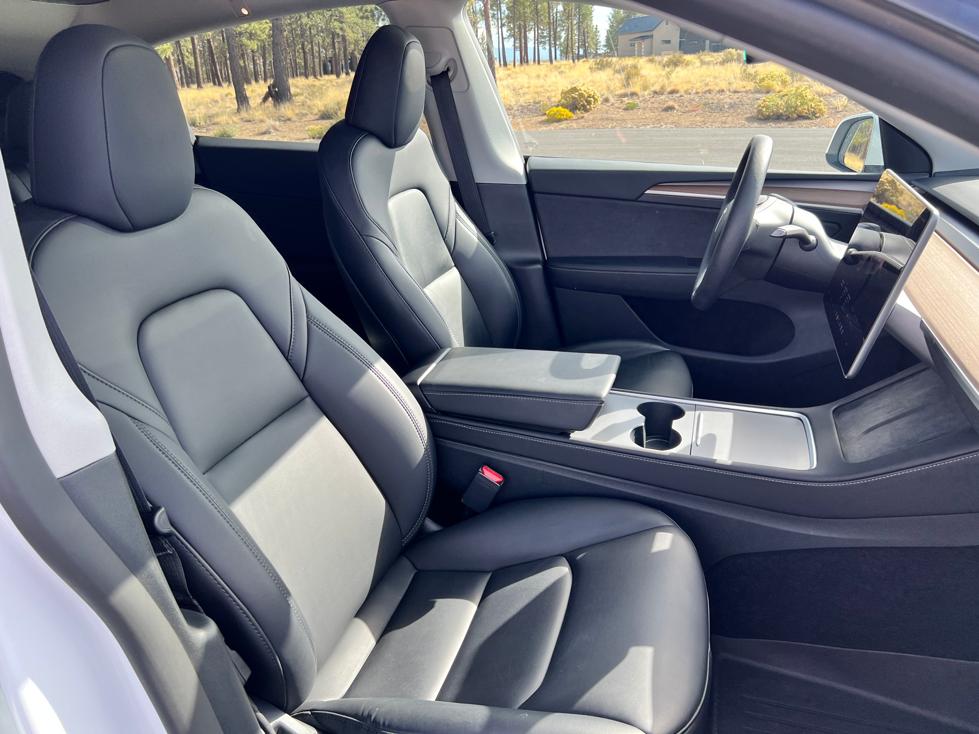 Used 2024 Tesla Model Y Long Range AWD/4WD image 25