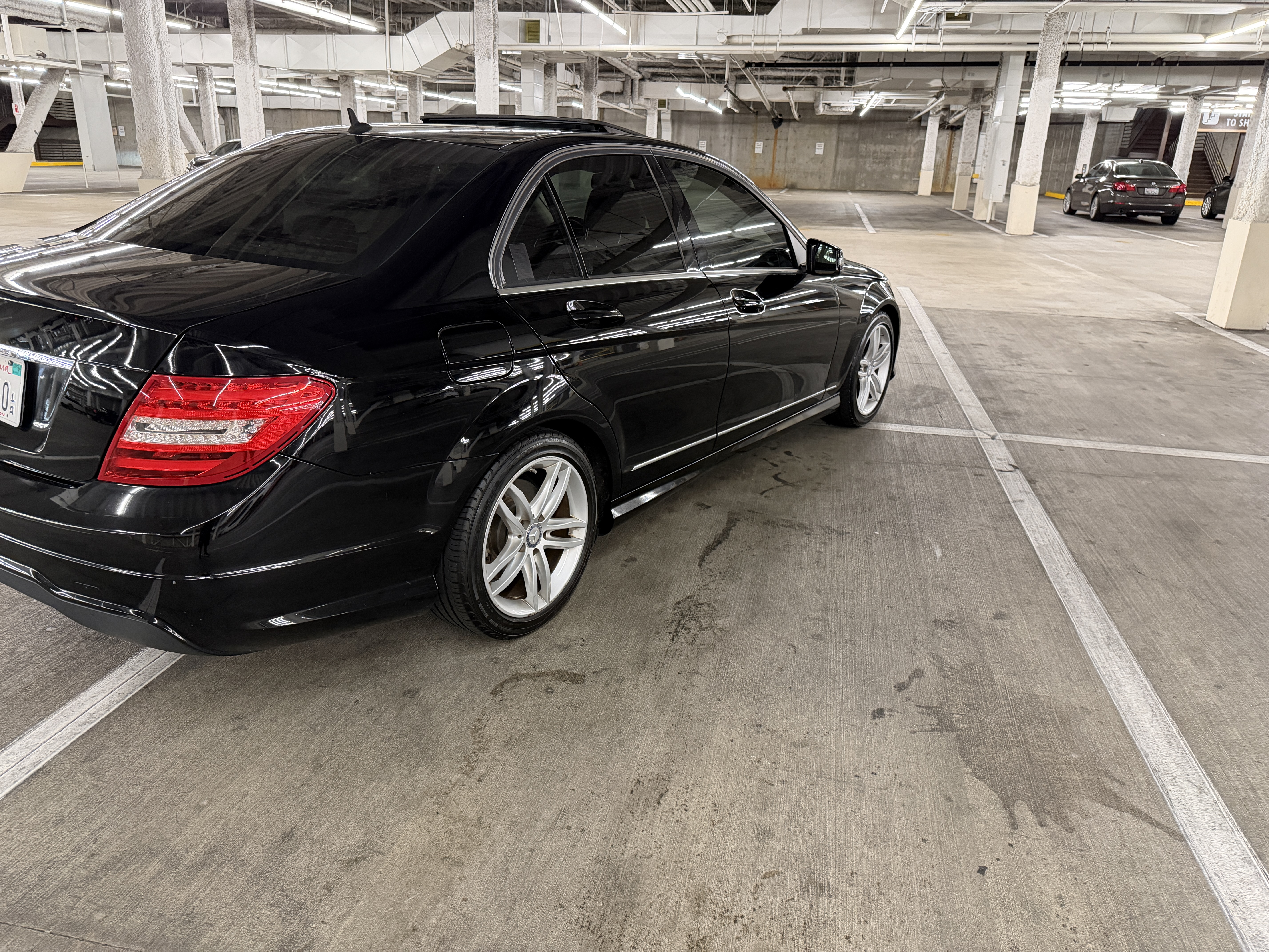 Used 2014 Mercedes-Benz C 250 Sedan image 4