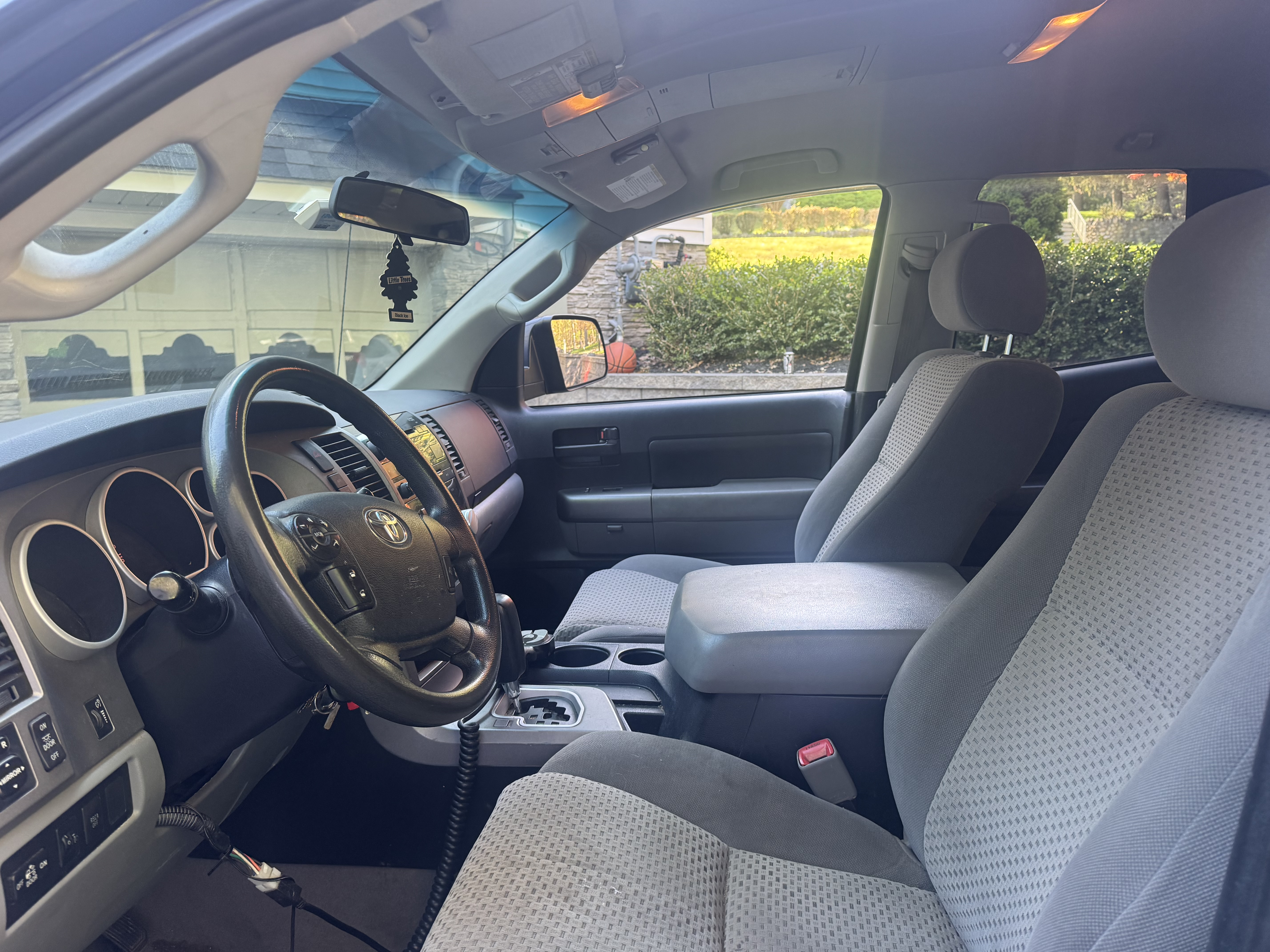Used 2010 Toyota Tundra 4x4 Double Cab image 10