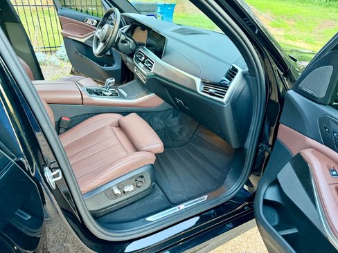 Used 2021 BMW X5 xDrive40i w/ M Sport Package image 15