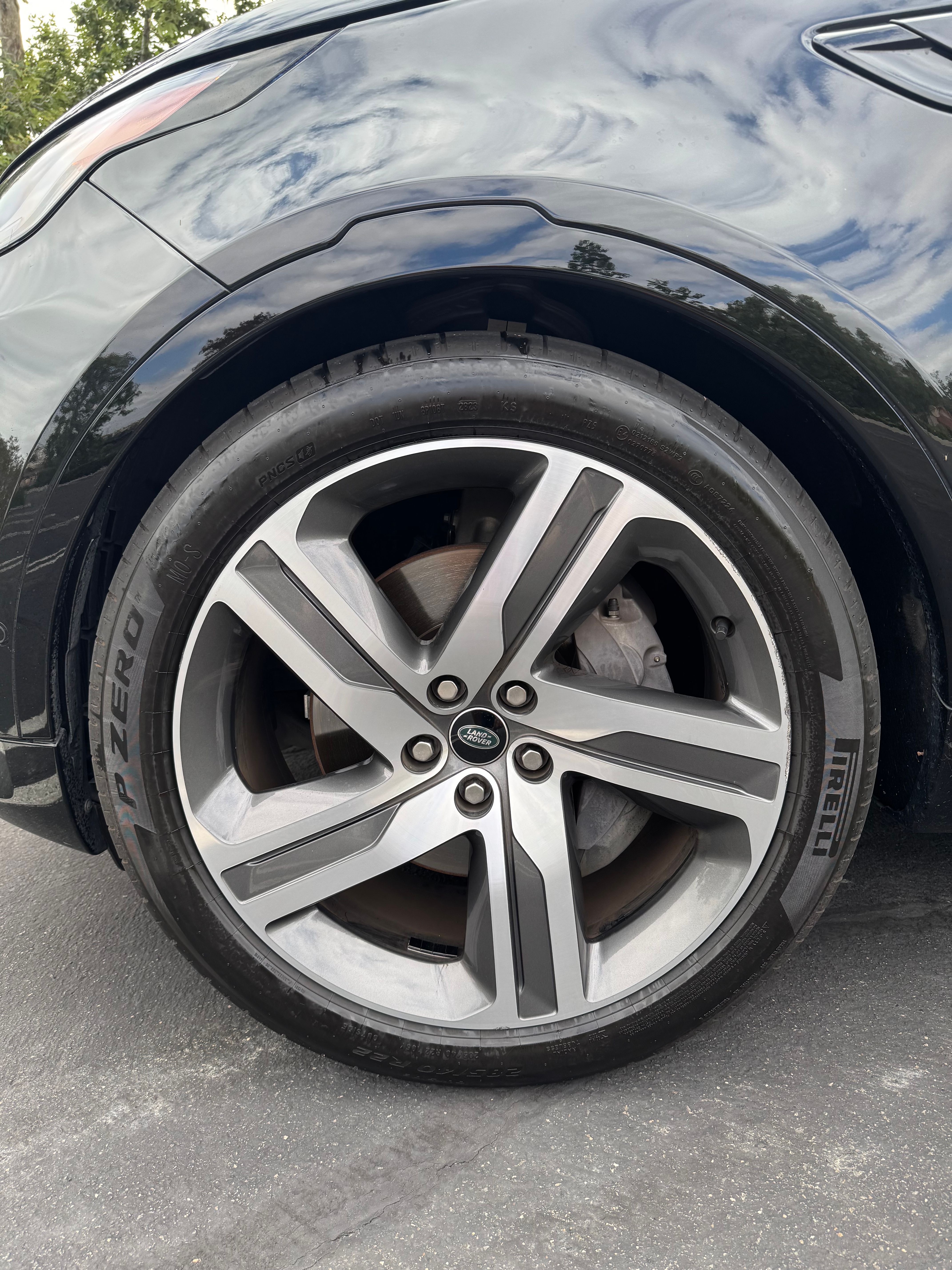 Used 2022 Land Rover Discovery HSE R-Dynamic AWD/4WD image 12
