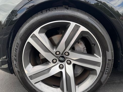 Used 2022 Land Rover Discovery HSE R-Dynamic AWD/4WD image 12