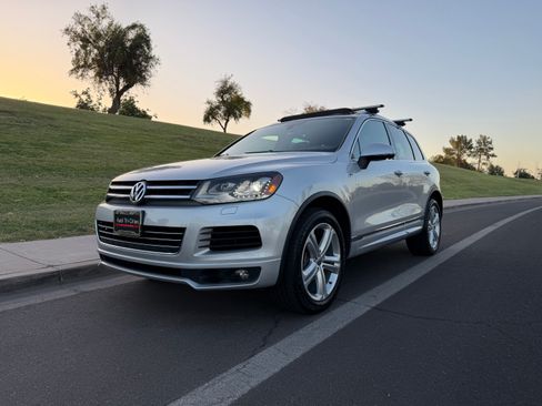 Used 2014 Volkswagen Touareg VR6 AWD/4WD image 1
