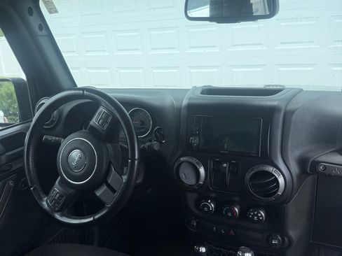 Used 2016 Jeep Wrangler Sport w/ Quick Order Package 24S AWD/4WD image 8