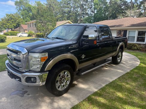 Used 2014 Ford F250 Lariat w/ Lariat Ultimate Package AWD/4WD image 1