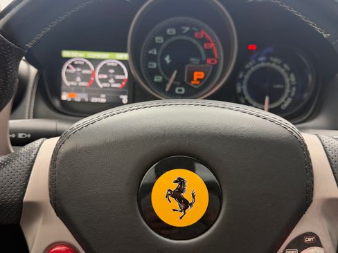 Used 2010 Ferrari California image 8