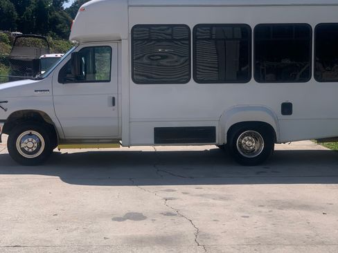 Used 2019 Ford E-350 and Econoline 350 Super Duty w/ Shuttle Bus Prep Package image 4