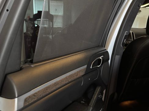 Used 2011 Porsche Cayenne Turbo image 10