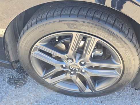 Used 2021 Kia Forte GT-Line w/ GT-Line Premium Package image 5