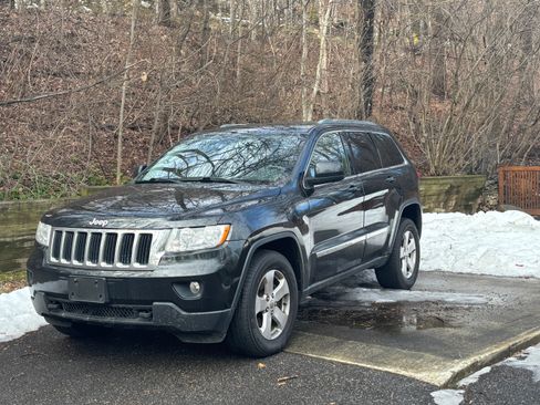 Used 2012 Jeep Grand Cherokee Laredo image 1