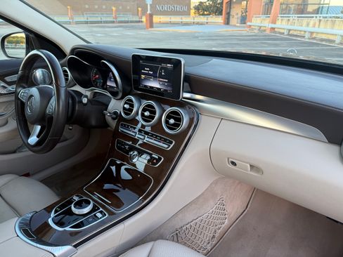 Used 2017 Mercedes-Benz C 300 Sedan image 25