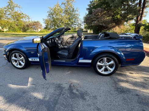 Used 2007 Ford Mustang GT RWD image 12