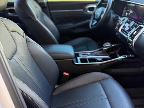 Used 2023 Kia Sorento SX image 11