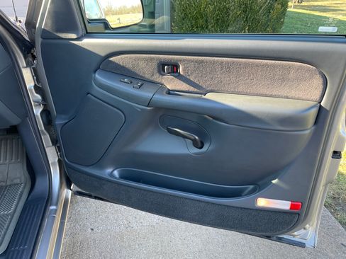 Used 2001 Chevrolet Silverado 1500 LS image 20