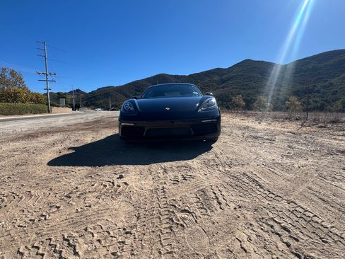 Used 2018 Porsche 718 Cayman image 6