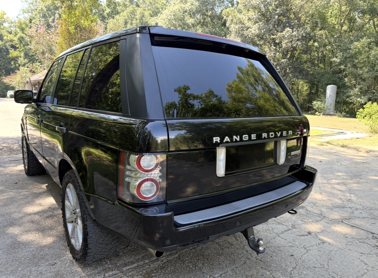Used 2010 Land Rover Range Rover Supercharged AWD/4WD image 25