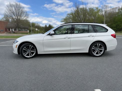 Used 2018 BMW 330i xDrive Wagon AWD/4WD image 8