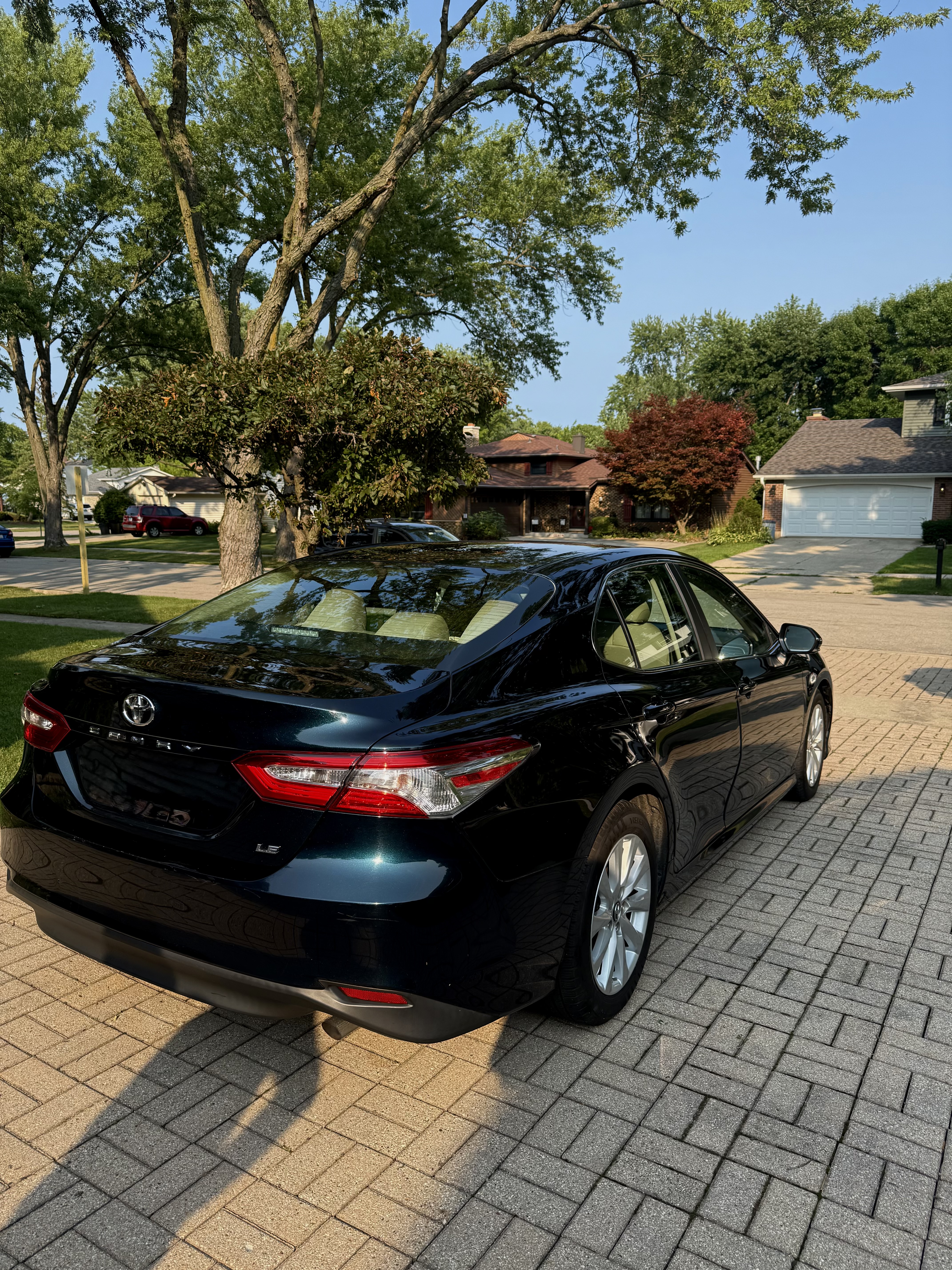 Used 2018 Toyota Camry LE w/ Convenience Package FWD image 9