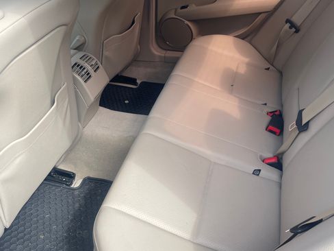 Used 2010 Mercedes-Benz C 300 4MATIC Sedan image 5