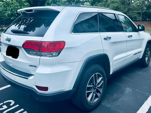 Used 2017 Jeep Grand Cherokee Limited AWD/4WD image 8