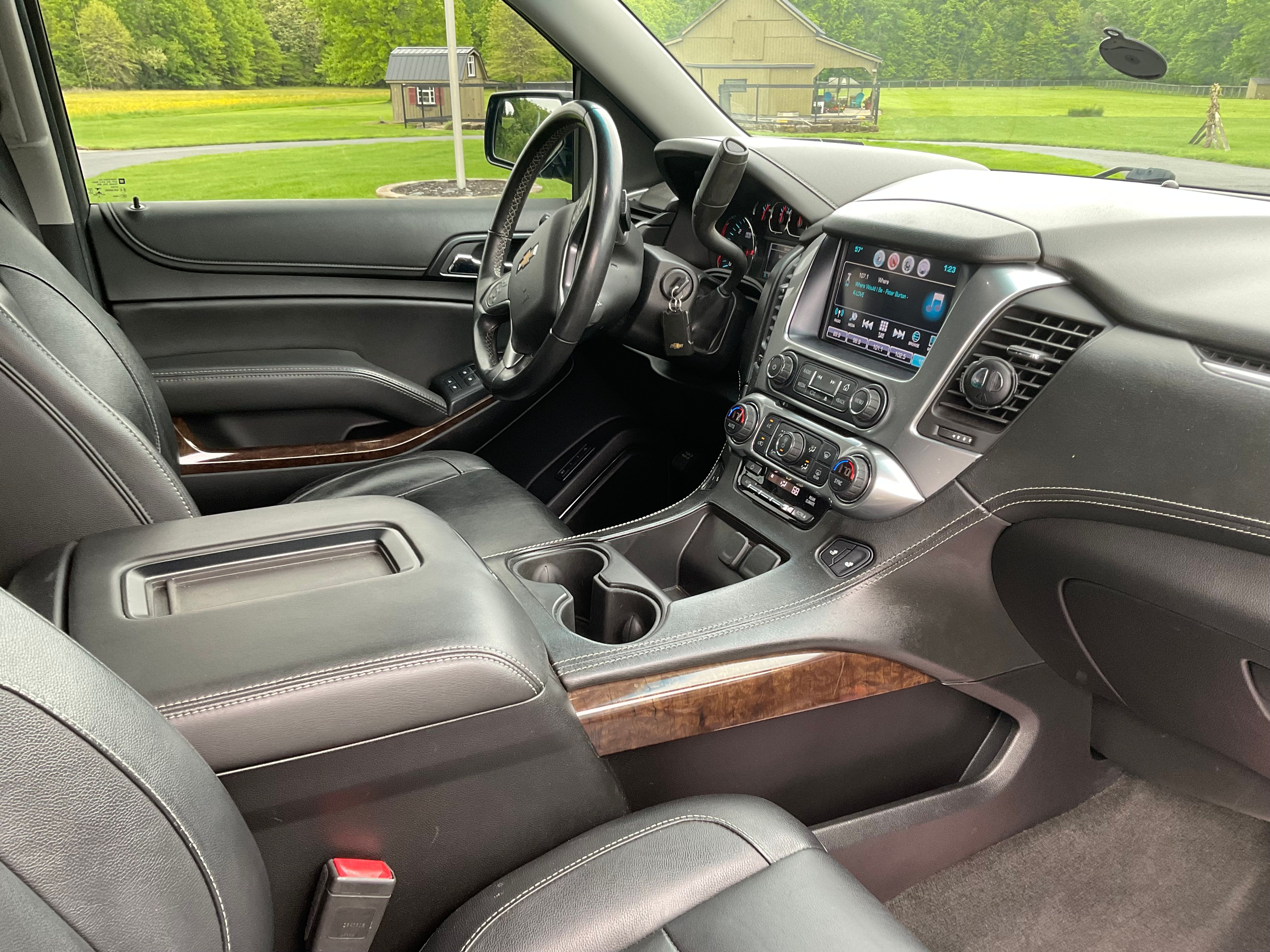 Used 2018 Chevrolet Suburban LT AWD/4WD image 5