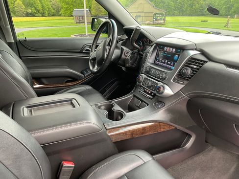 Used 2018 Chevrolet Suburban LT AWD/4WD image 5