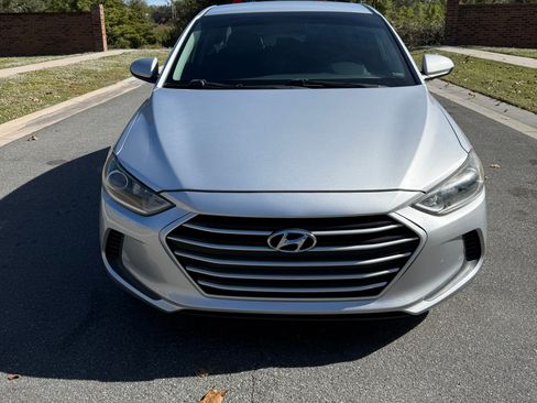 Used 2018 Hyundai Elantra SEL w/ Cargo Package image 2