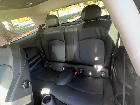 Used 2023 MINI Cooper 2-Door Hardtop image 6