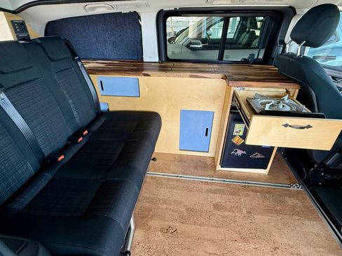 Used 2021 Mercedes-Benz Metris Passenger image 5