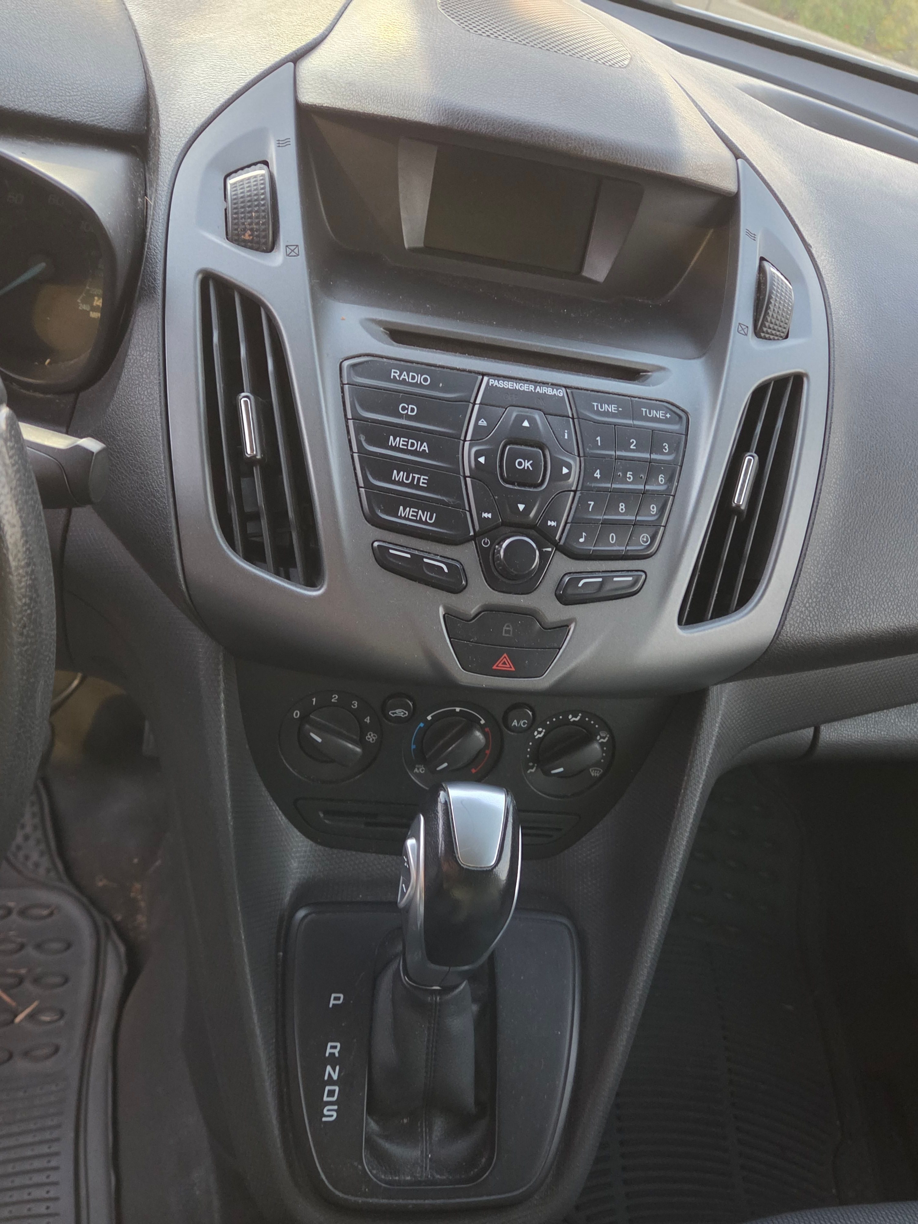 Used 2015 Ford Transit Connect XL FWD image 12