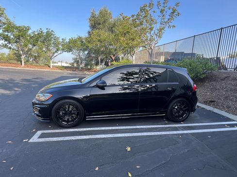 Used 2018 Volkswagen Golf R 4-Door image 11