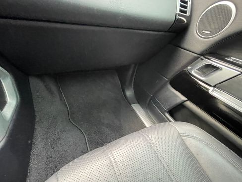 Used 2017 Land Rover Range Rover HSE image 30