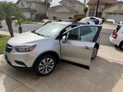 Used 2020 Buick Encore Preferred AWD/4WD image 4