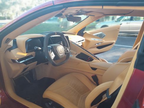 Used 2025 Chevrolet Corvette Stingray Premium Conv w/ 3LT image 4