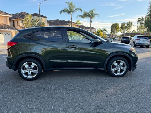 Used 2016 Honda HR-V EX image 4