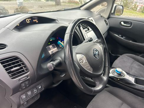 Used 2014 Nissan Leaf SV w/ Premium Package image 9