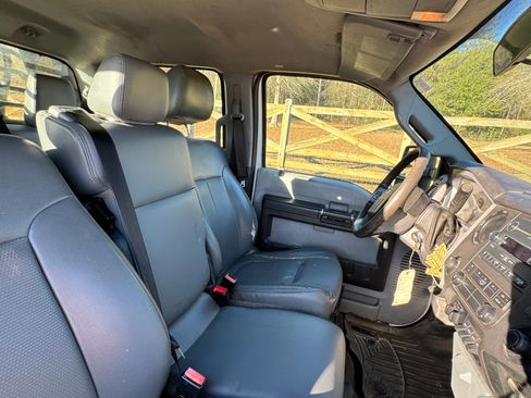 Used 2015 Ford F550 4x4 Crew Cab Super Duty image 15