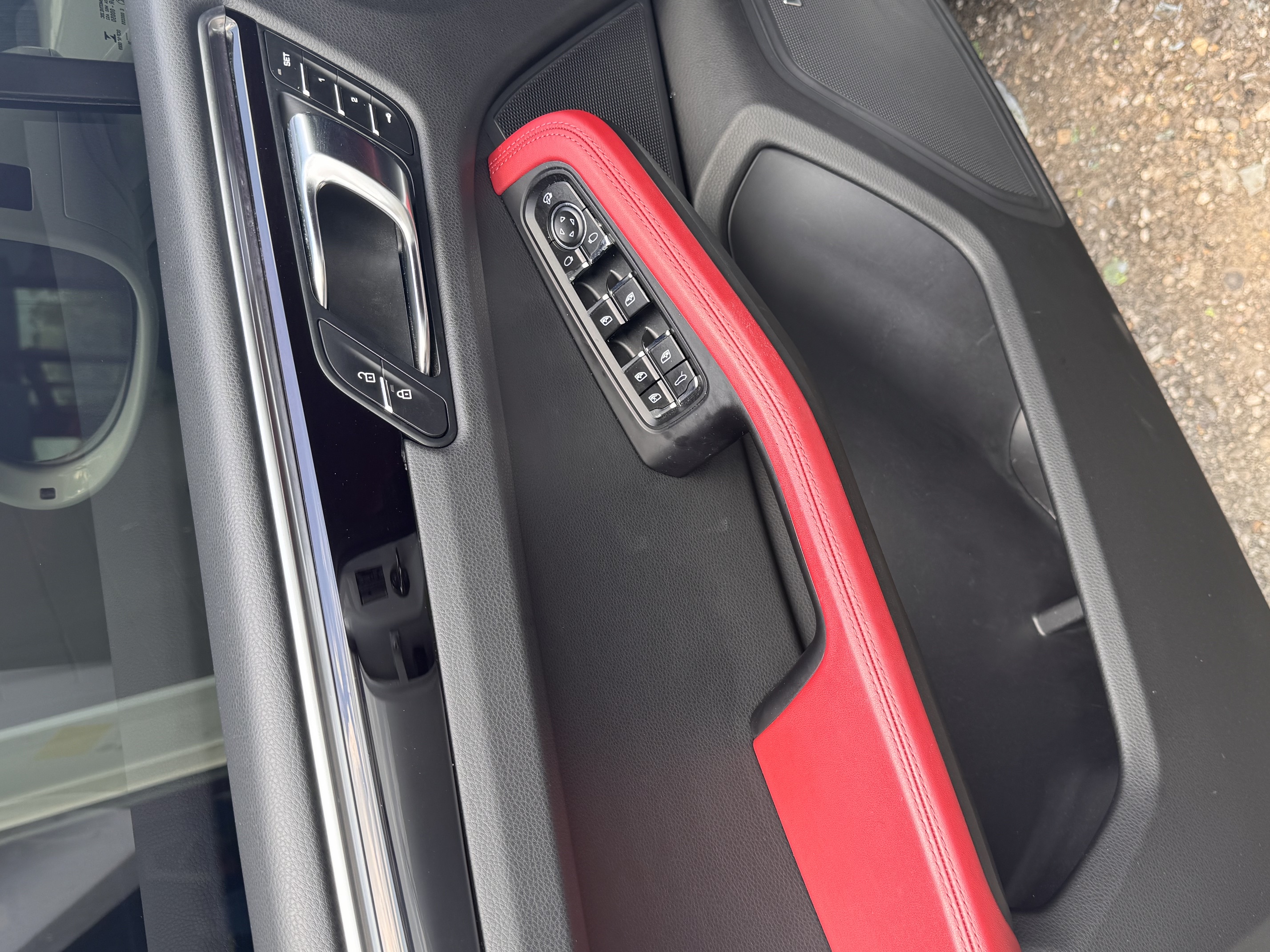 Used 2022 Porsche Macan AWD/4WD image 8