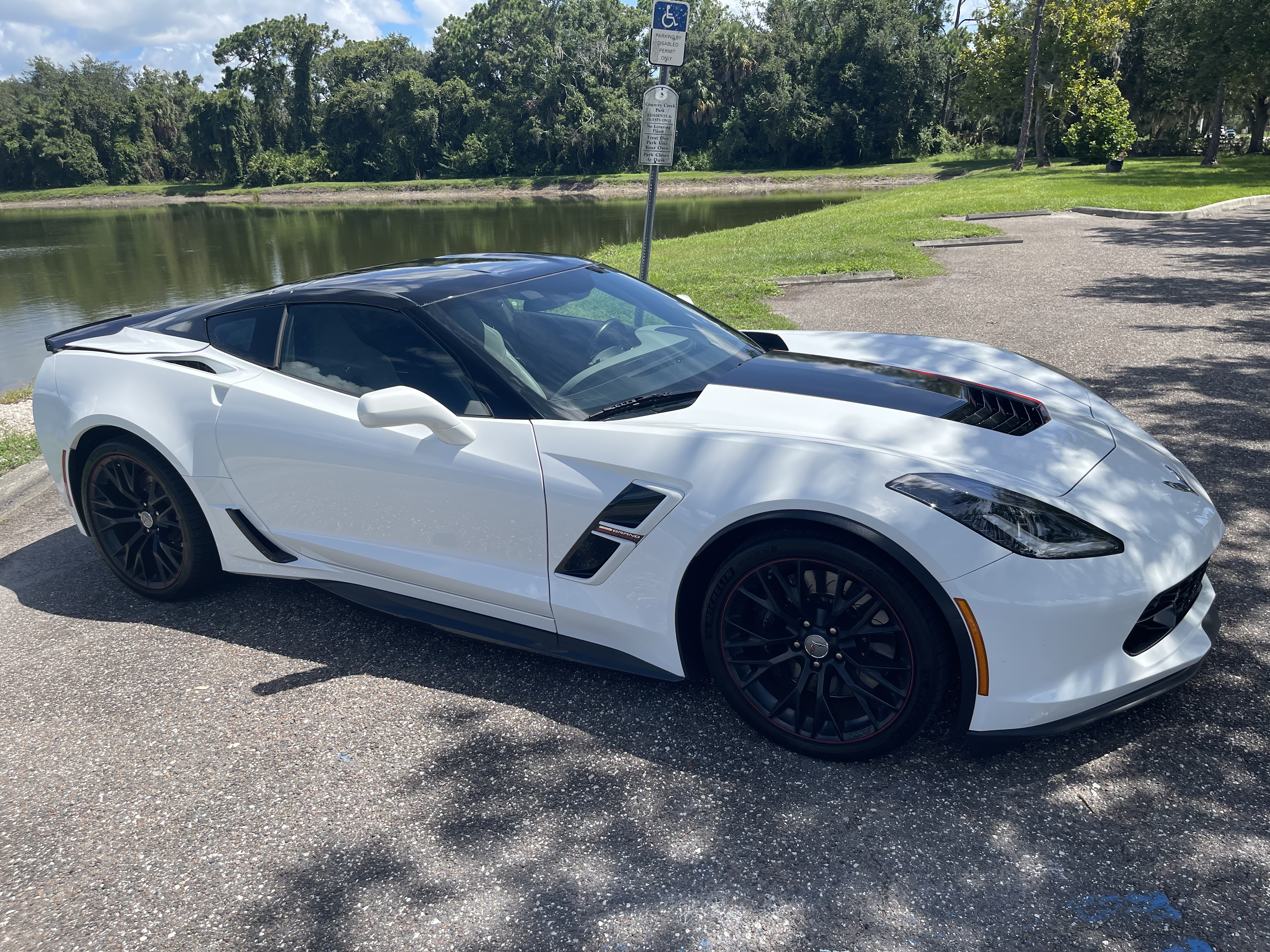 Used 2019 Chevrolet Corvette Grand Sport RWD image 5