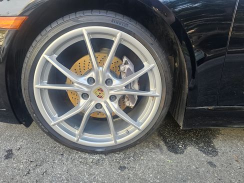 Used 2018 Porsche 718 Cayman Coupe 2D image 31