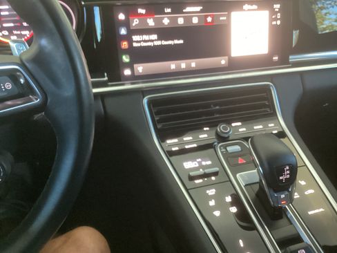 Used 2022 Porsche Panamera 4 E-Hybrid image 12