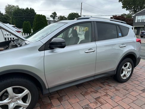 Used 2013 Toyota RAV4 LE AWD/4WD image 8