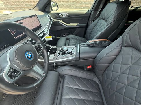Used 2024 BMW X5 xDrive50e w/ Executive Package AWD/4WD image 15