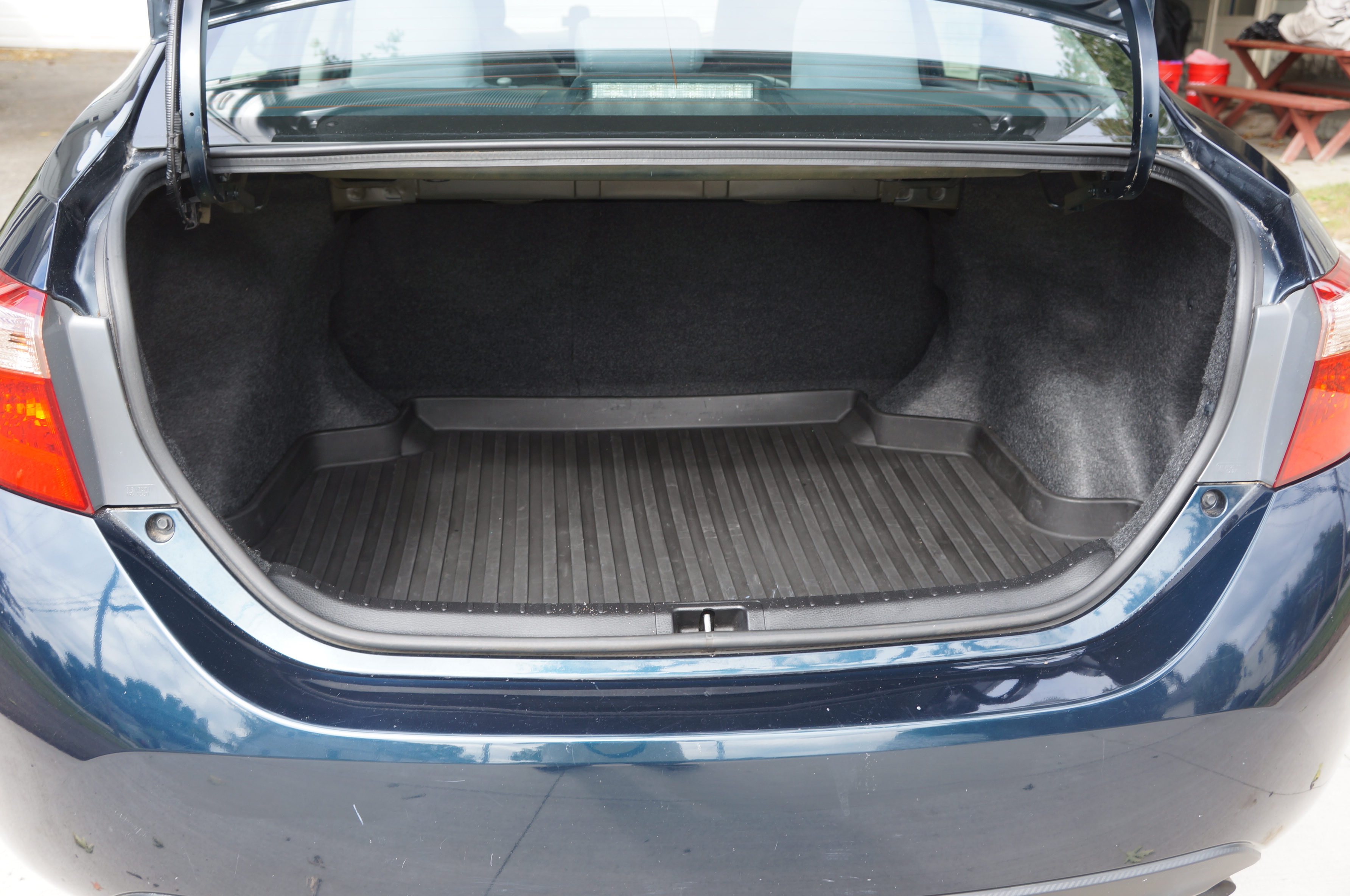 Used 2018 Toyota Corolla LE w/ LE Premium Package w/Moonroof FWD image 16