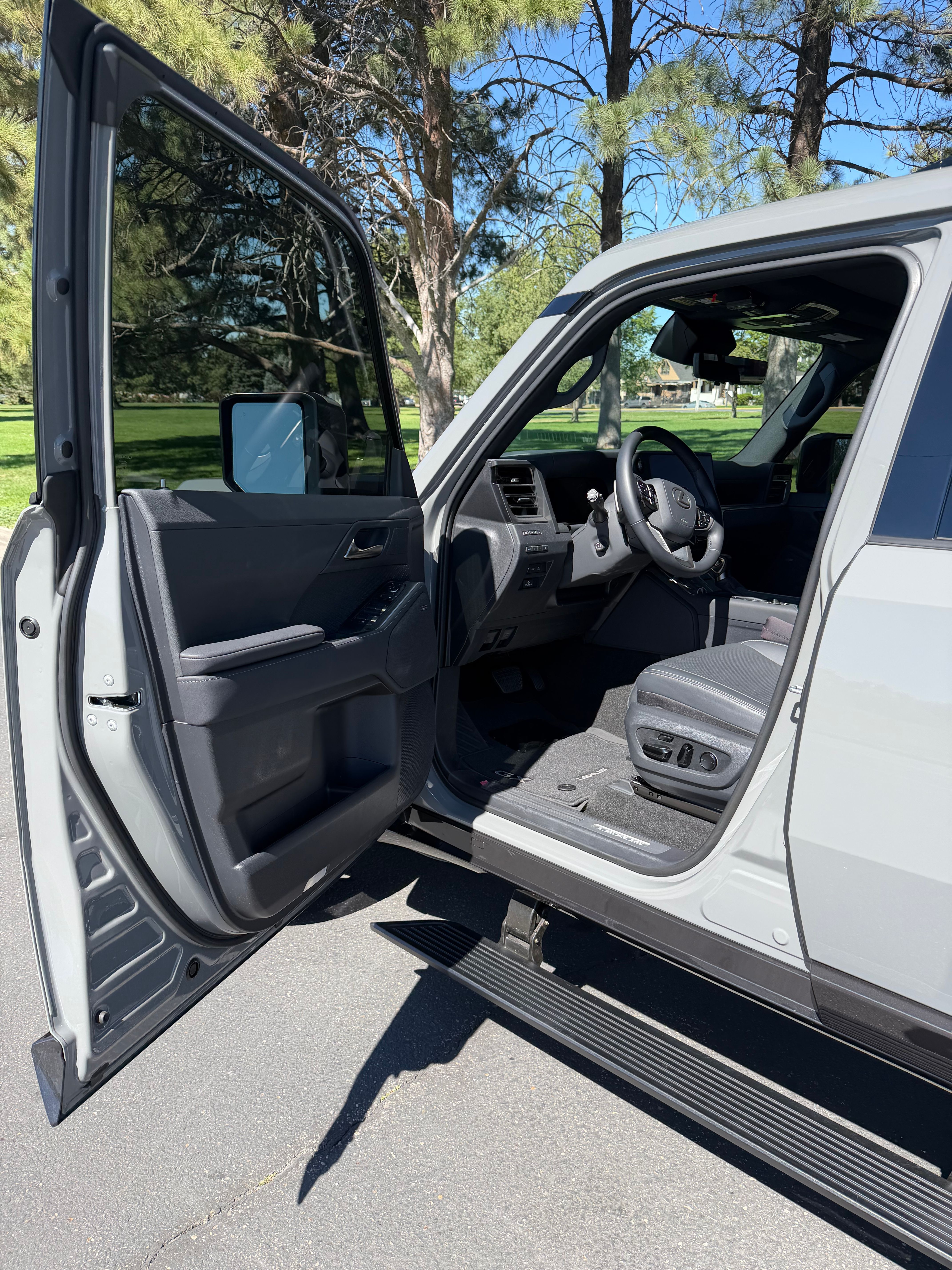 Used 2026 Lexus GX 550 w/ Accessory Package (2T) AWD/4WD image 8
