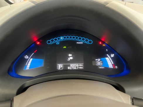 Used 2012 Nissan Leaf SL FWD image 6